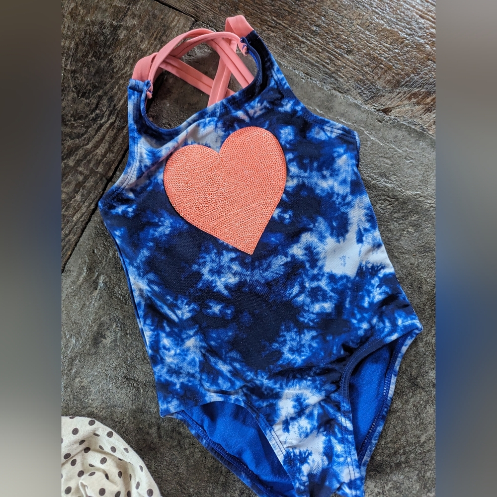 Girls swimsuit